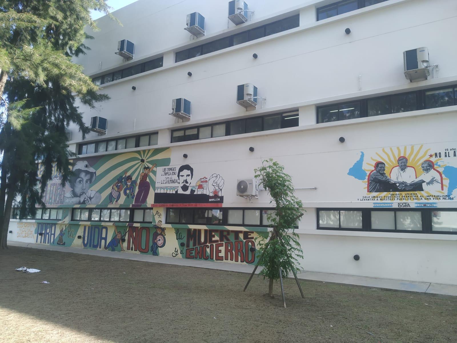 Murales de la Facultad de Humanidades y
Ciencias de la Educación