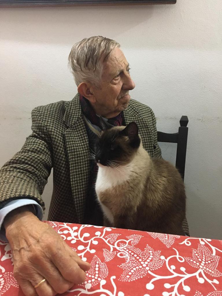 Con Ezra Pound, su gato